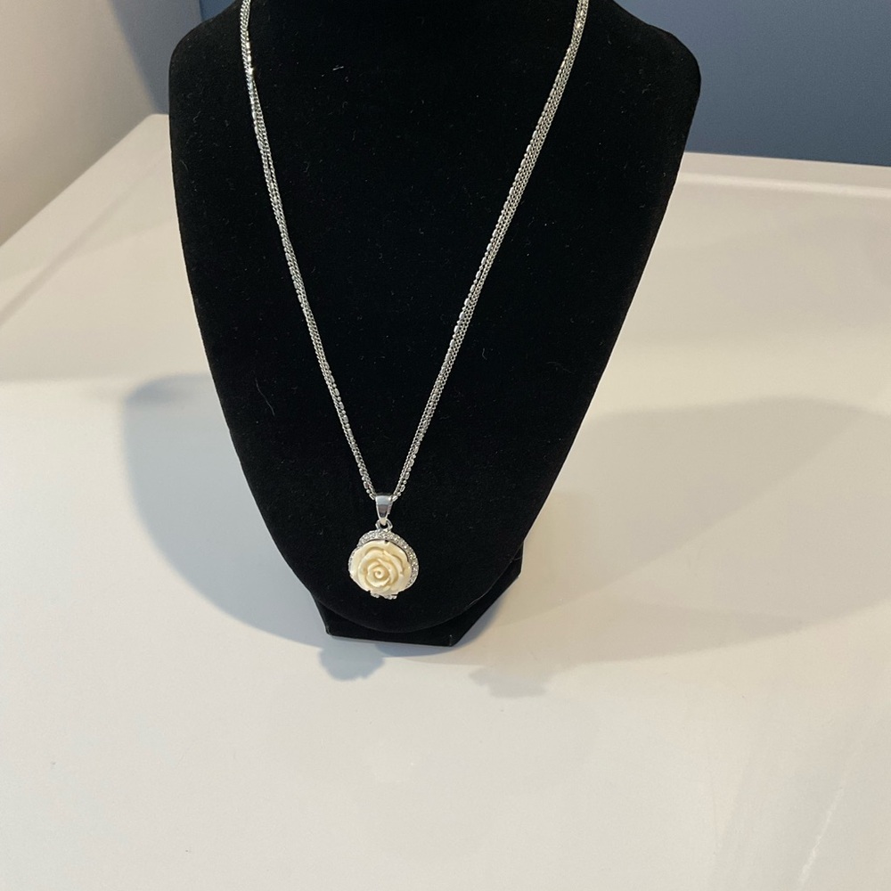 Elegant Faux Silver Necklace with Cream Rose Pendant